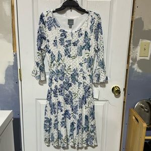 Women’s size 12 Dress. White Blue flowers New